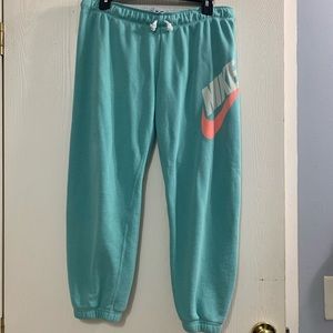 Nike M Capri Joggers